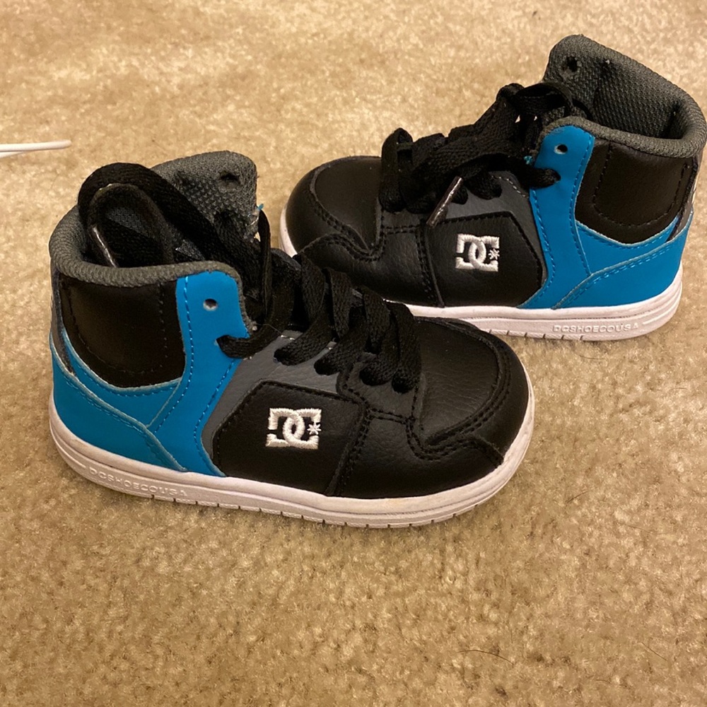 DC Spark High rise skateboarding leather shoes size 6